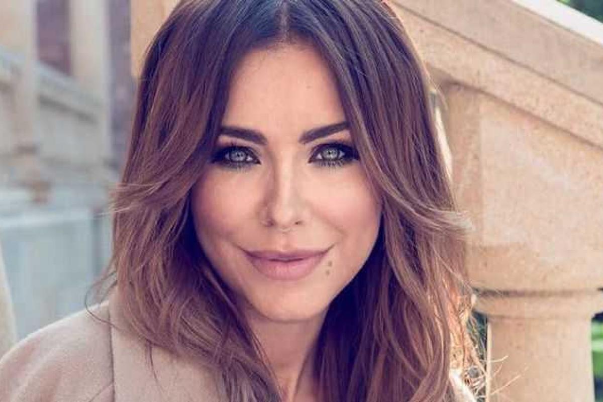 Украинская певица Ани Лорак появилась на обложке российского журнала "ОК!" Украинская певица Ани Лорак появилась на обложке российского журнала "ОК!"