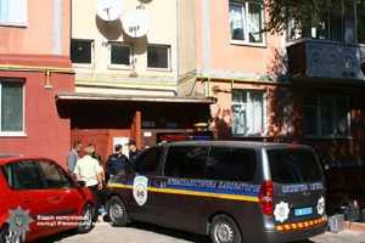 В Ровно найден убитым начальник СИЗО: мужчину расстреляли в подъезде жилого дома В Ровно найден убитым начальник СИЗО: мужчину расстреляли в подъезде жилого дома