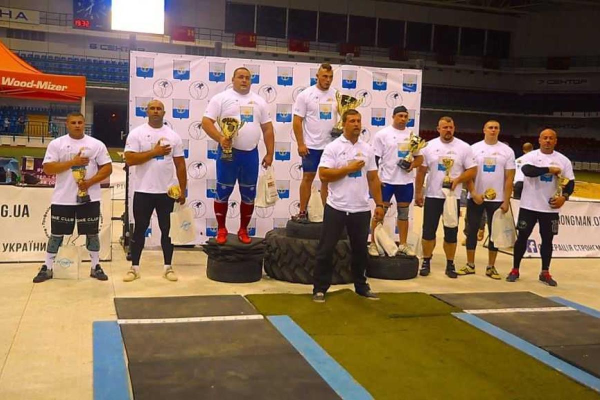 В Мариуполе выбрали самого сильного человека Украины: победу вырвал киевлянин