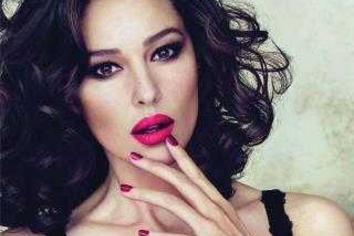 Актриса Моника Беллуччи полностью разделась для журнала "Paris Match"