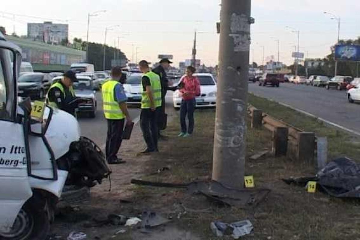 В Киеве мужчина, ограбивший квартиру, убегая попал под колеса грузовика В Киеве мужчина, ограбивший квартиру, убегая попал под колеса грузовика