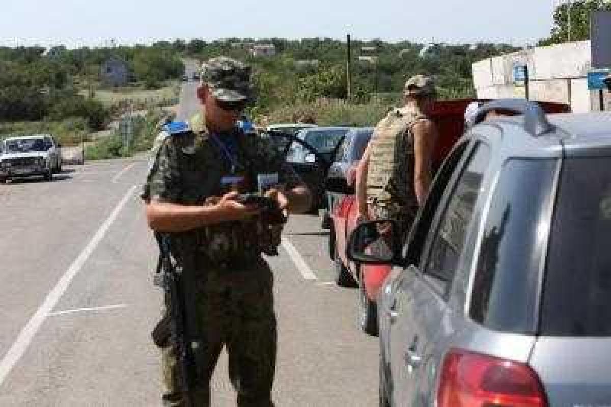 На КПВВ "Зайцево" задержали украинца, продававшего места в очереди перед блокпостом