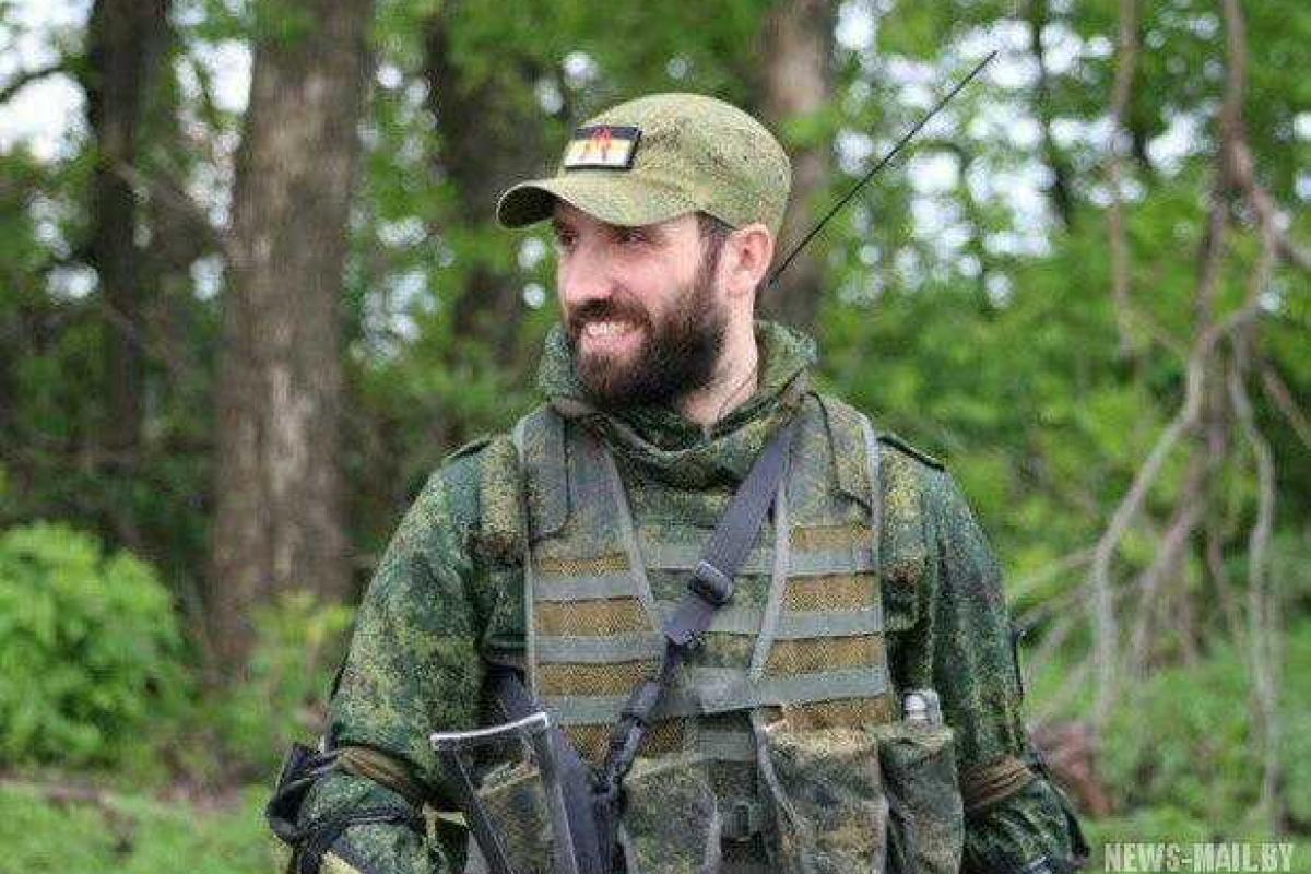 В Абхазии похоронили "Гогу", взорванного с "Моторолой": портрет боевика удивил наличием украинского флага 