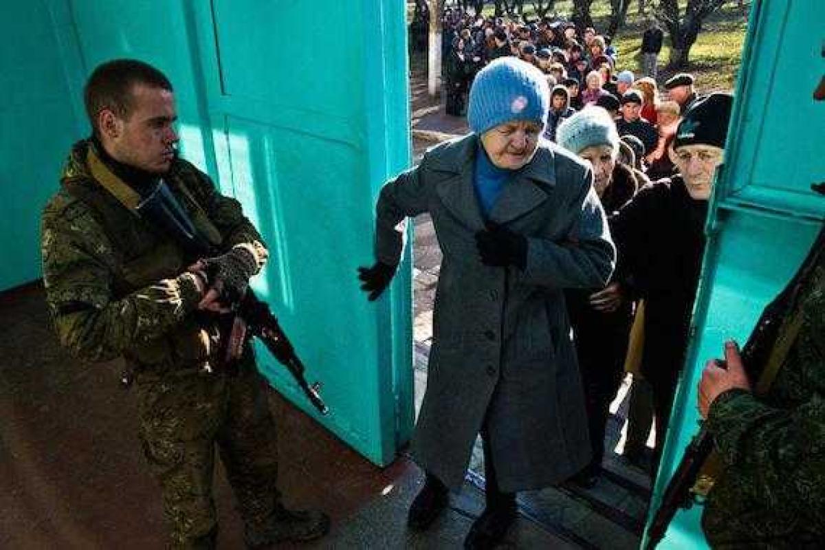 Житель "ДНР": с украинскими пенсиями "гайки закрутили", цены растут, "ополченцы" мечтают свалить из армии