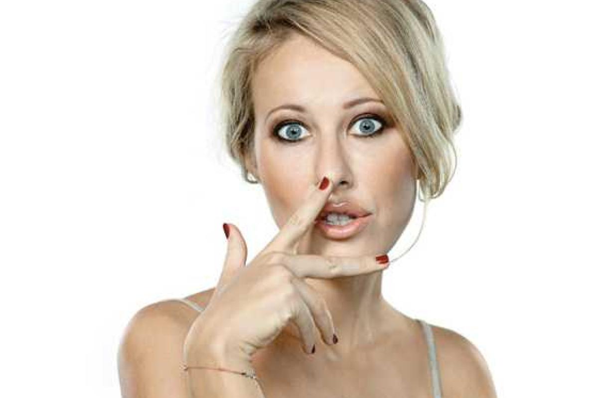 Светская львица Ксения Собчак взорвала сеть снимком без живота