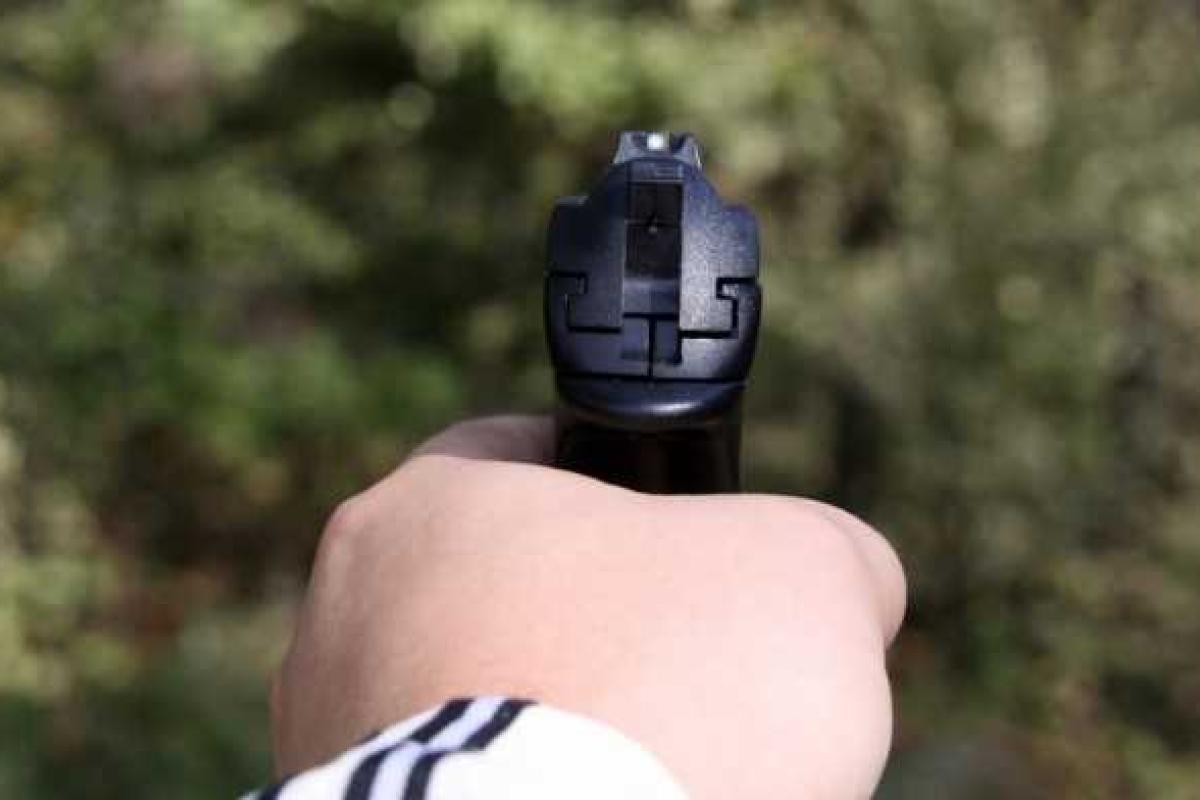 В России разгорается новый "школьный" скандал: физрук обстрелял учеников из пневматического оружия В России разгорается новый "школьный" скандал: физрук обстрелял учеников из пневматического оружия