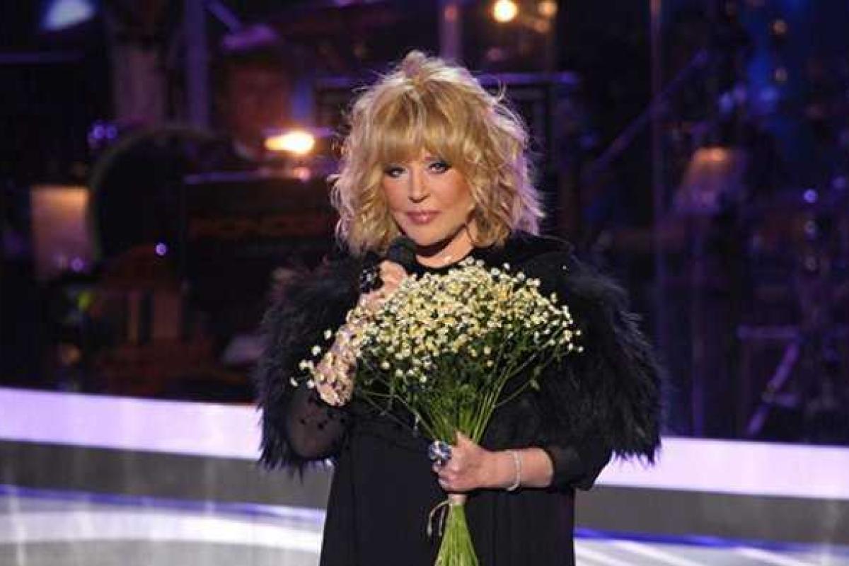 Алла Пугачева призналась журналистам, что врачи запретили ей физические нагрузки