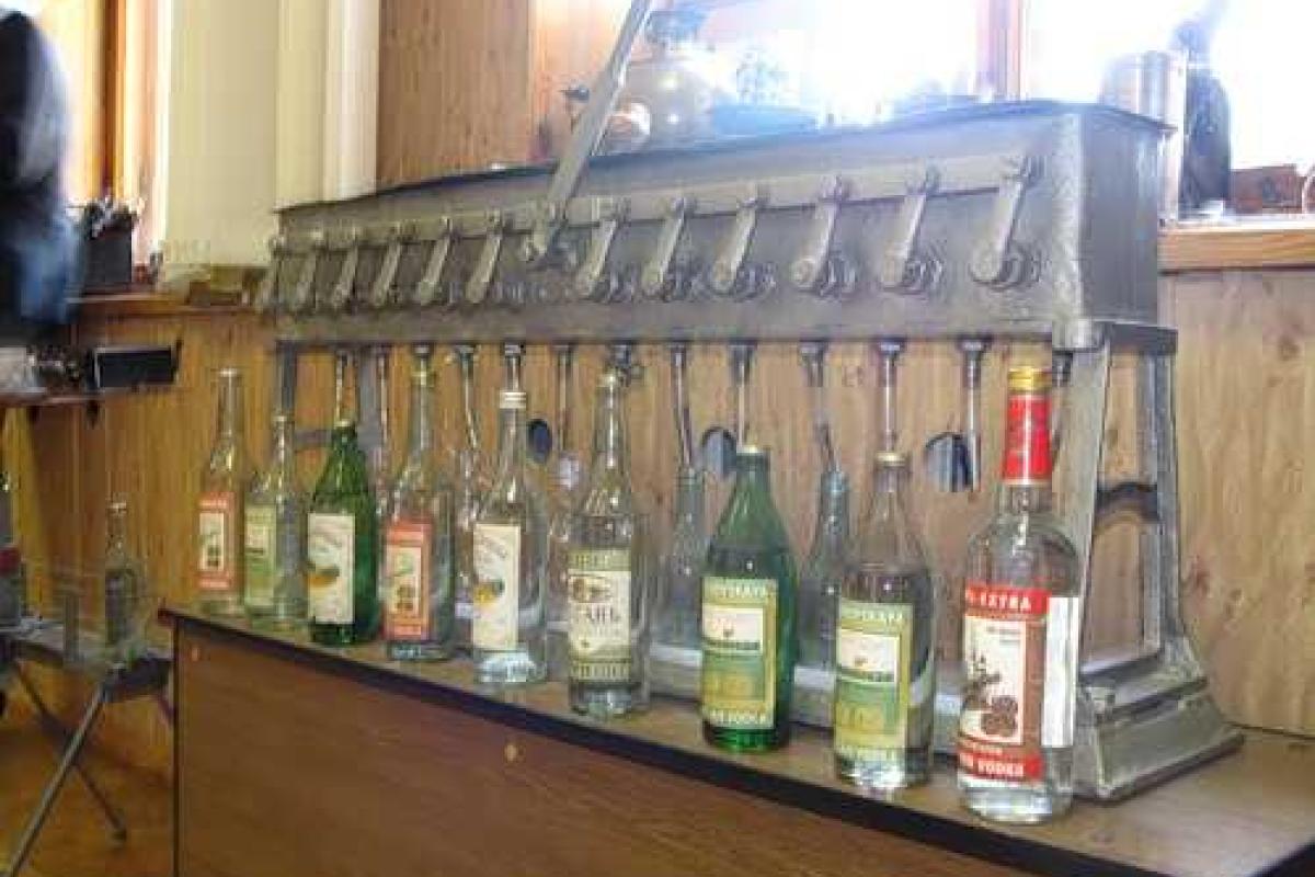 В оккупированном Донбассе разворачивается "торговая война" между "братскими республиками" - Снегирев В оккупированном Донбассе разворачивается "торговая война" между "братскими республиками" - Снегирев