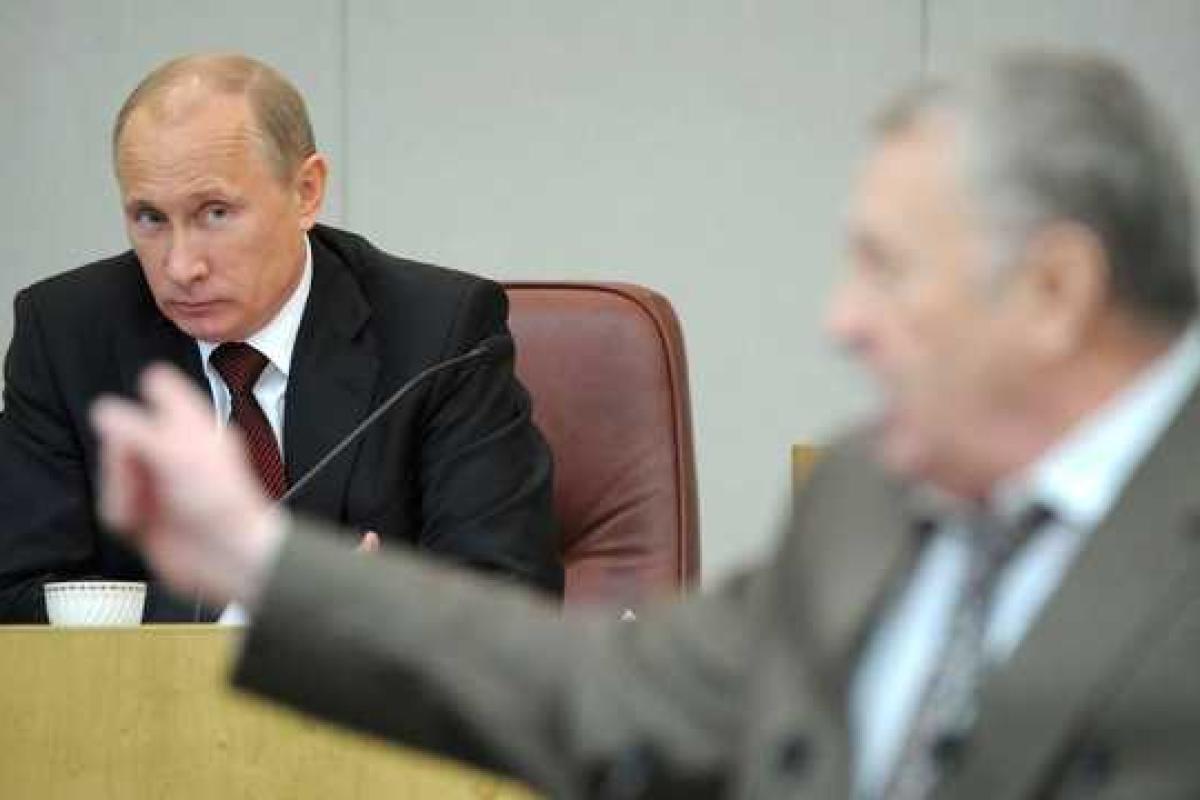 Сазонов: Жириновский в шоке, его место клоуна занял Путин Сазонов: Жириновский в шоке, его место клоуна занял Путин