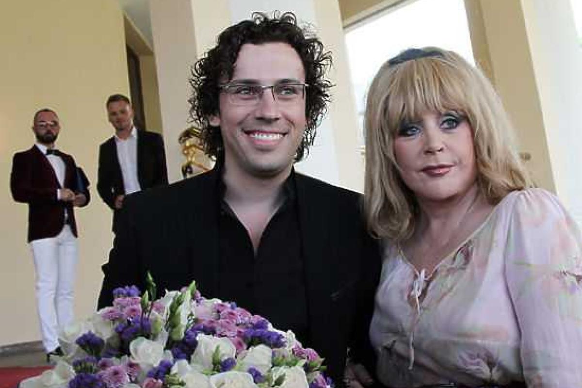 Строители, работавшие в замке Пугачевой и Галкина очень тепло отзываются о звездной паре