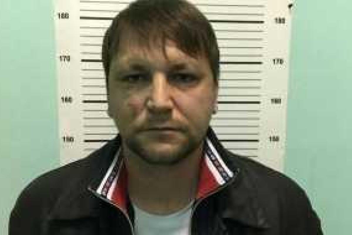 В Питере арестован мужчина, застреливший год назад трех инкассаторов в Черниговской области В Питере арестован мужчина, застреливший год назад трех инкассаторов в Черниговской области