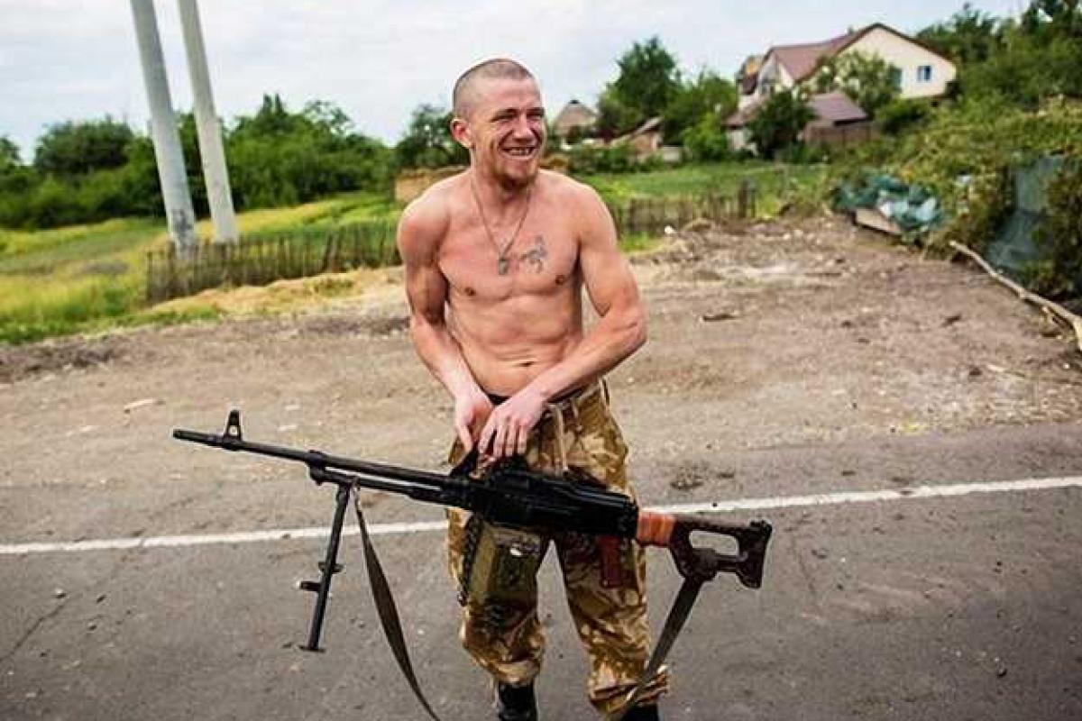 У "Гиви" есть два выхода: спрятаться или покончить с собой в стиле Гитлера - журналист У "Гиви" есть два выхода: спрятаться или покончить с собой в стиле Гитлера - журналист
