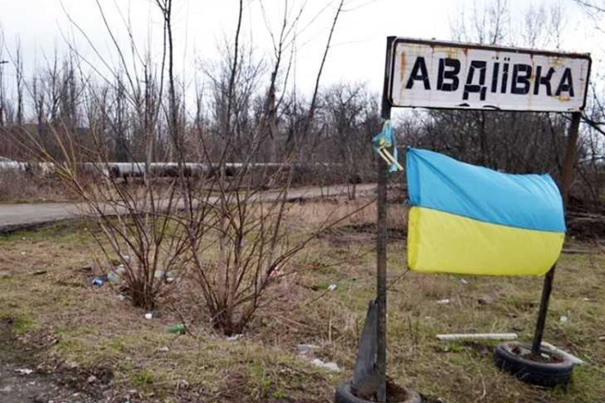 Боевики продолжают мощный обстрел Авдеевки Боевики продолжают мощный обстрел Авдеевки