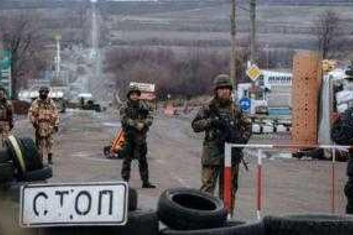 Ситуация на блокпостах в зоне АТО напряженная, большие очереди, движение слабое - соцсети