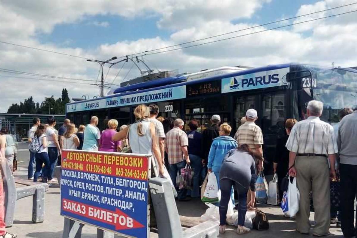 "Папа, а если я вырасту подозрительным, меня тоже будут осматривать?" - вопрос малыша отцу-дончанину "Папа, а если я вырасту подозрительным, меня тоже будут осматривать?" - вопрос малыша отцу-дончанину