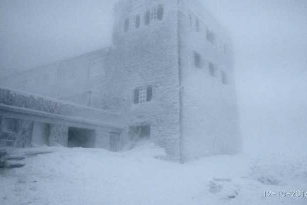 В Карпатах хозяйничает зима: спасатели предупреждают об ухудшении погоды