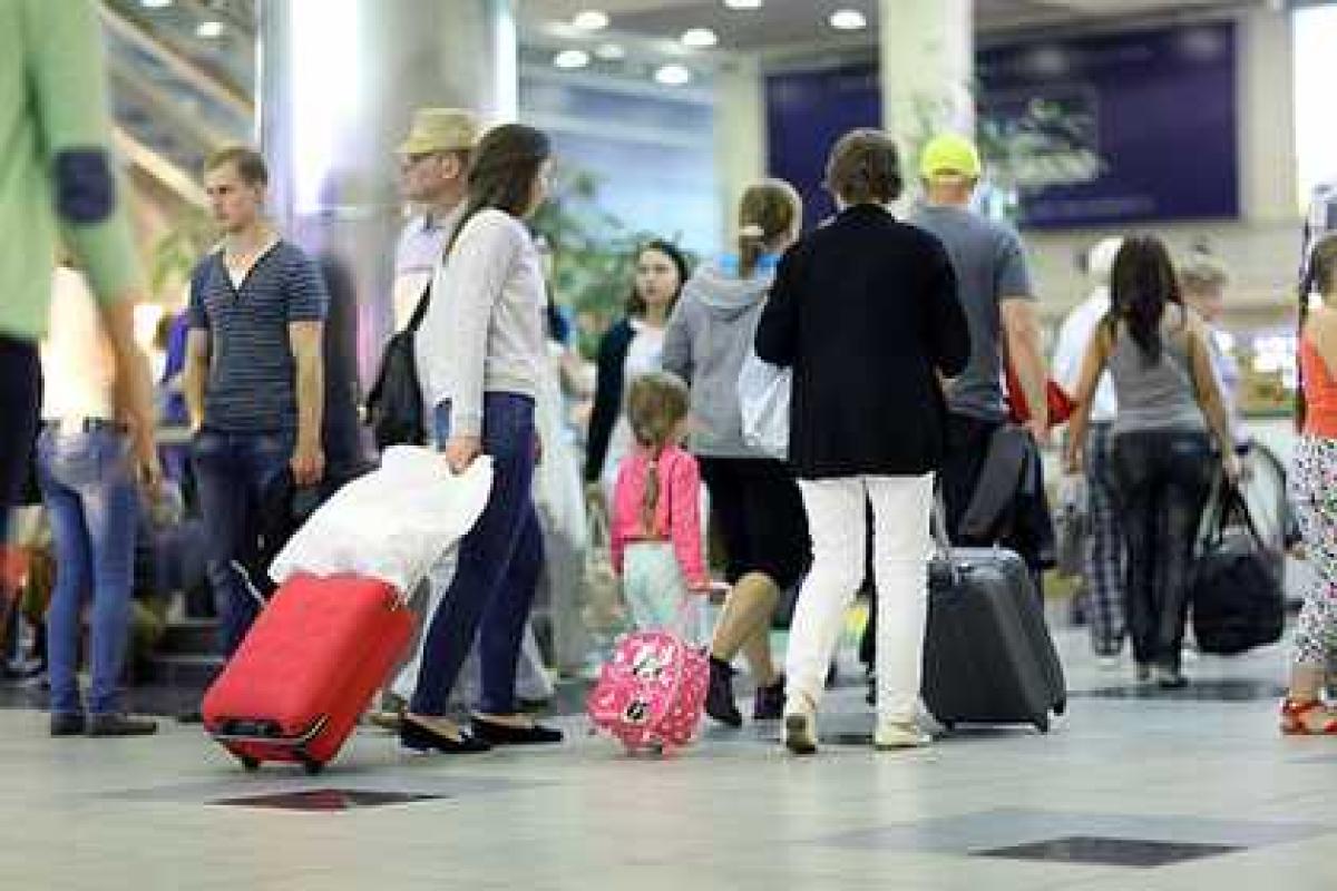 В России предложили брать с граждан налог на зарубежный отдых В России предложили брать с граждан налог на зарубежный отдых