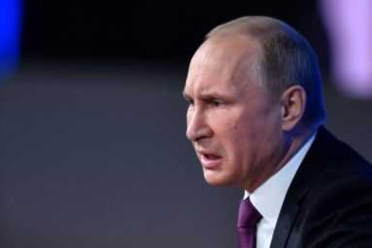 Все безумства Путина оттого, что он просто живет в "другой" России - российский публицист Все безумства Путина оттого, что он просто живет в "другой" России - российский публицист