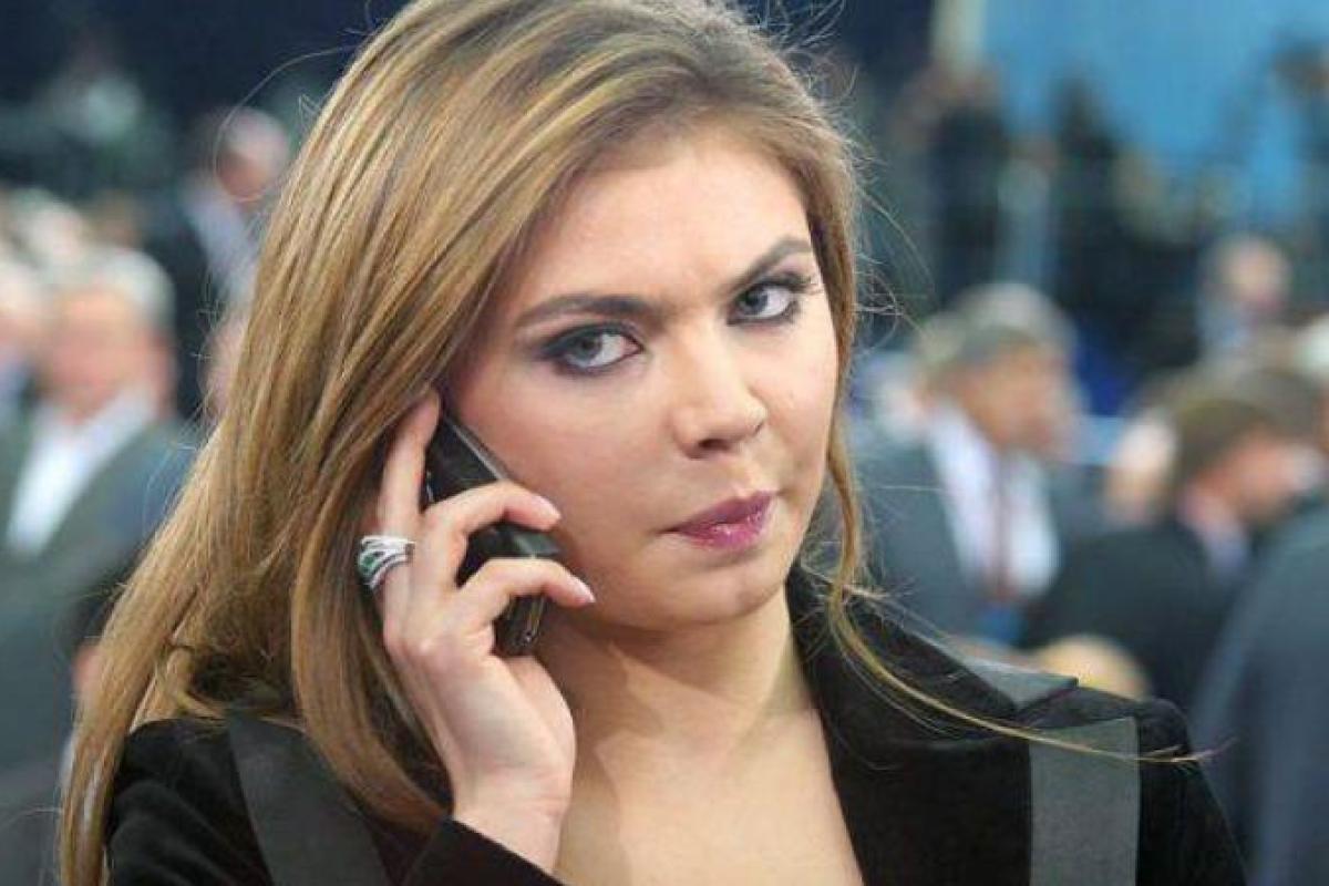 Поклонники гимнастки Алины Кабаевой подозревают, что она тайно вышла замуж Поклонники гимнастки Алины Кабаевой подозревают, что она тайно вышла замуж