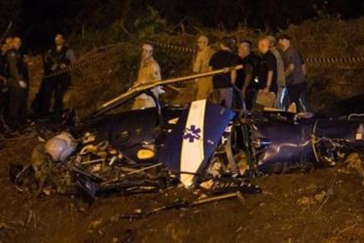 В Рио во время спецоперации разбился вертолет: погибли полицейские В Рио во время спецоперации разбился вертолет: погибли полицейские