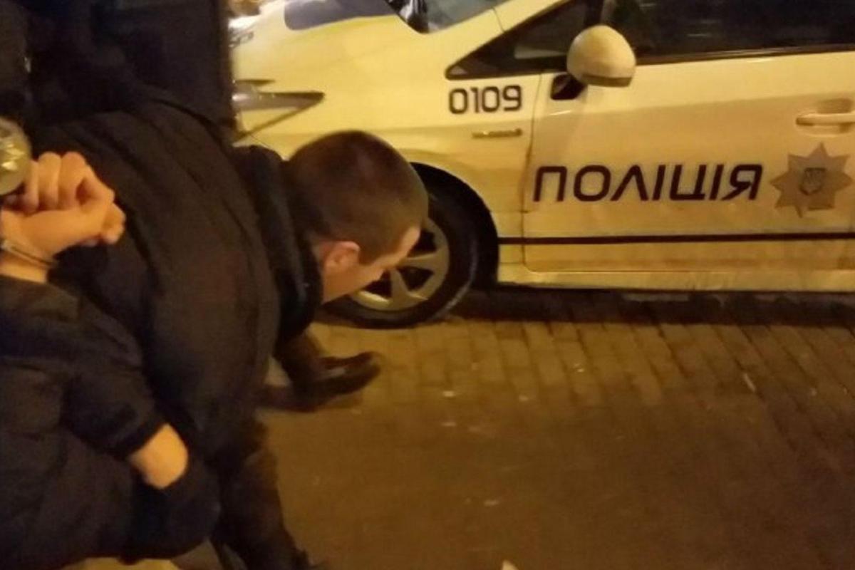 В сеть попало видео столкновения активистов с полицией перед концертом Потапа и Насти