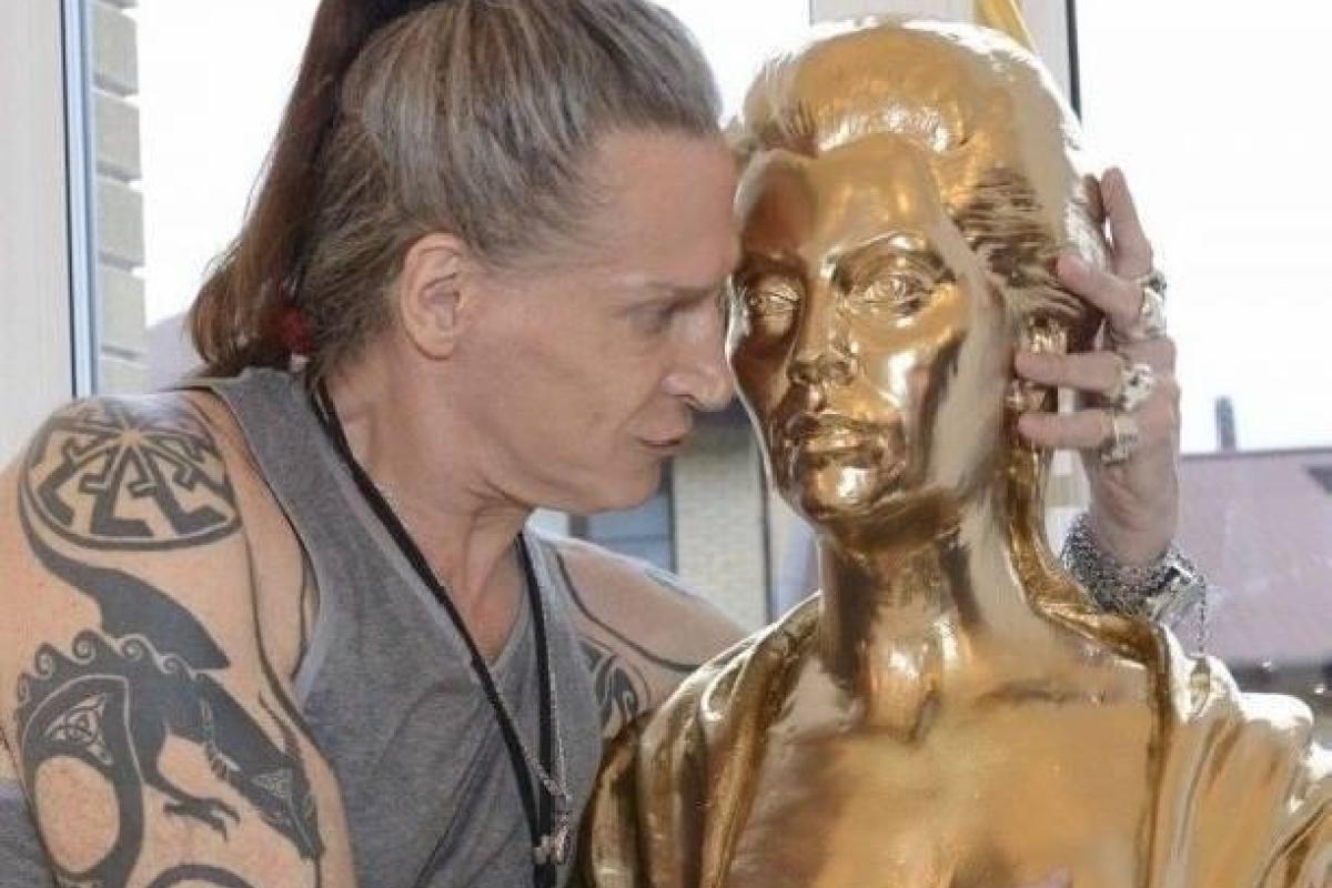 Марина Анисина сбежала от эпатажного Джигурды за границу и мечтает о разводе