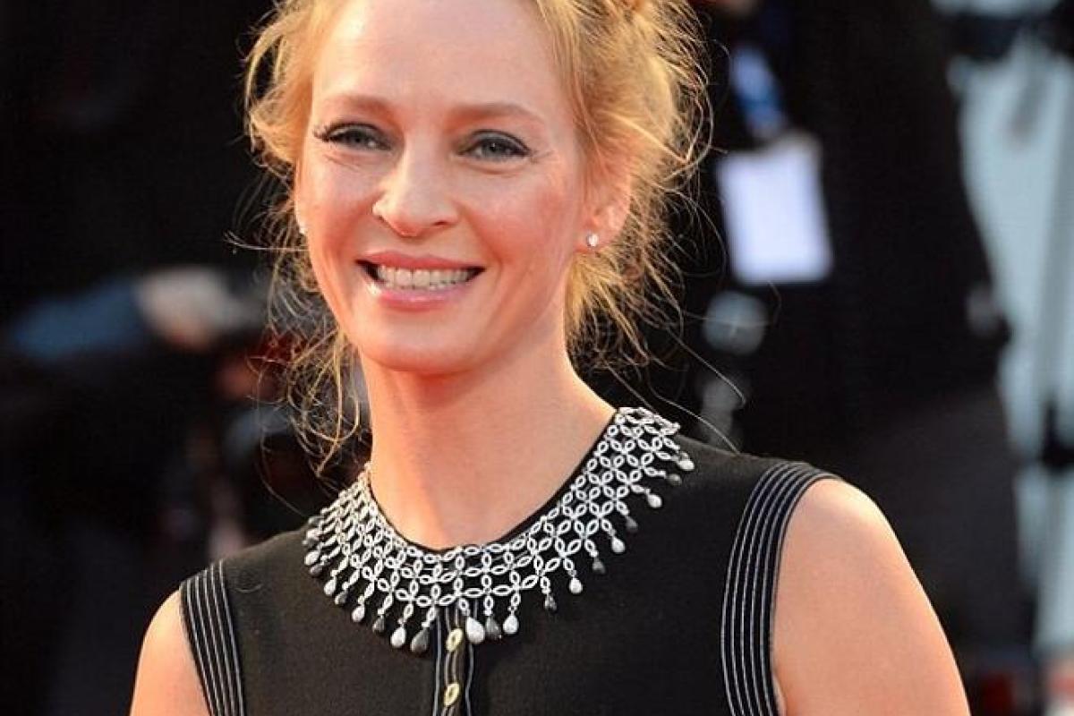 Ума Турман сменила имидж и стала жгучей брюнеткой