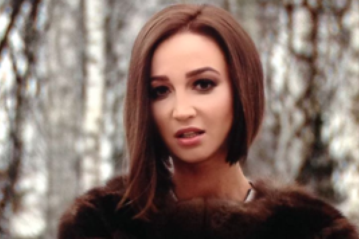 Фото Ольги Бузовой с детской коляской взорвало сеть