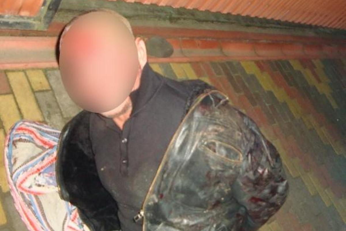 На Закарпатье арестован местный житель, ранивший из автомата офицера полиции На Закарпатье арестован местный житель, ранивший из автомата офицера полиции