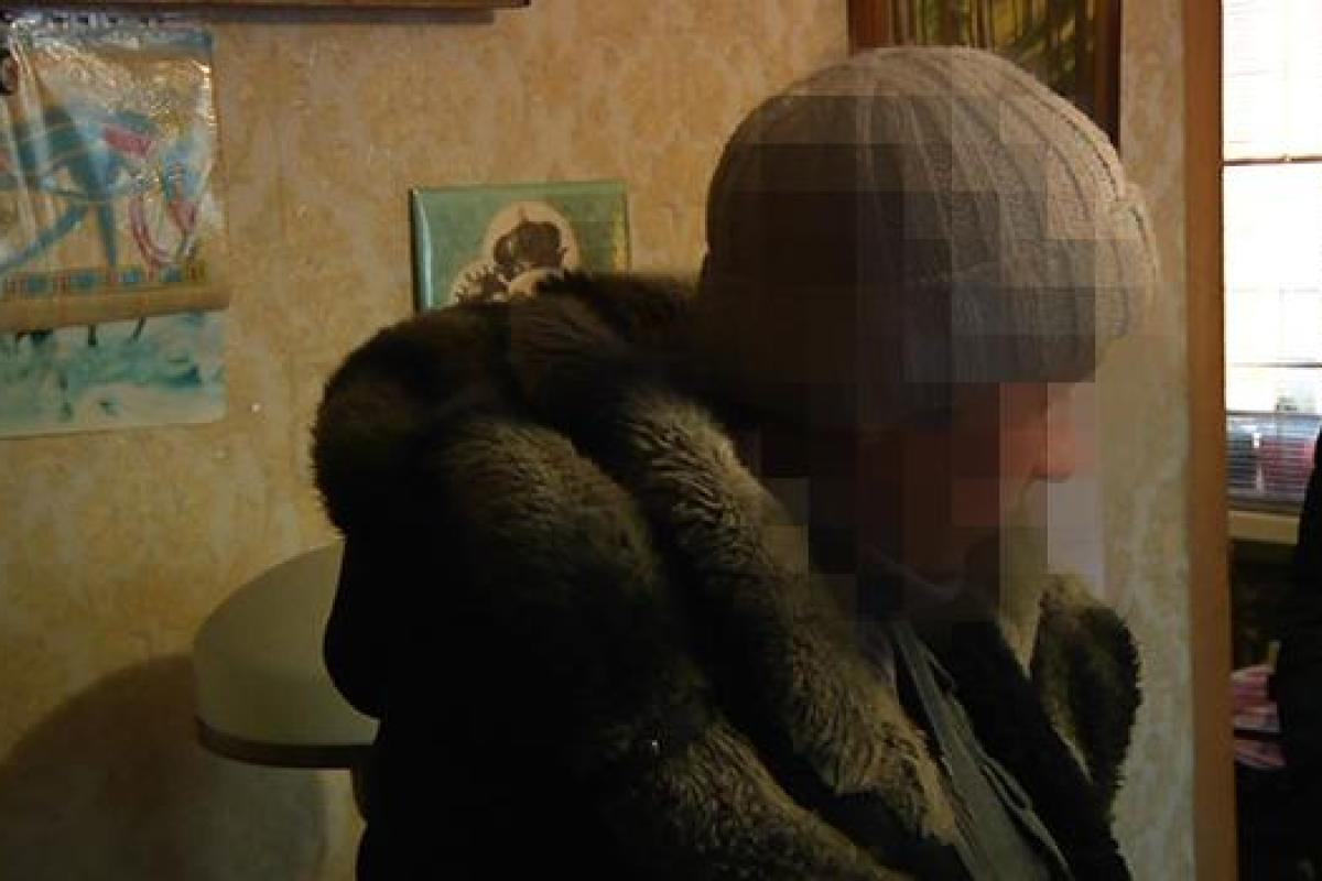 В Днепре женщина гуляла по городу с мертвым 3-месячным младенцем в коляске