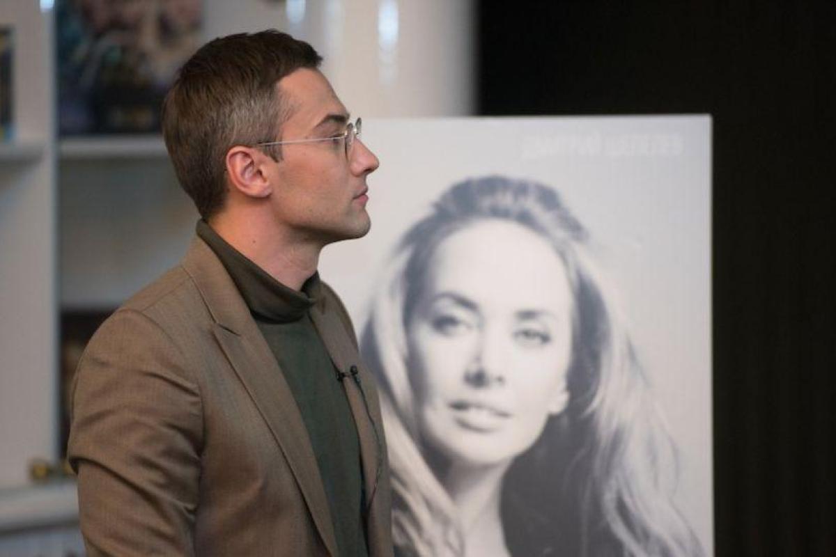 В России ажиотаж вокруг книги Дмитрия Шепелева "Жанна"