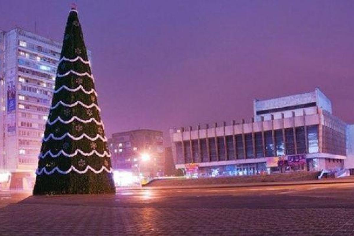 Главарь "ЛНР" Плотницкий на две ночи отменил действие комендантского часа Главарь "ЛНР" Плотницкий на две ночи отменил действие комендантского часа