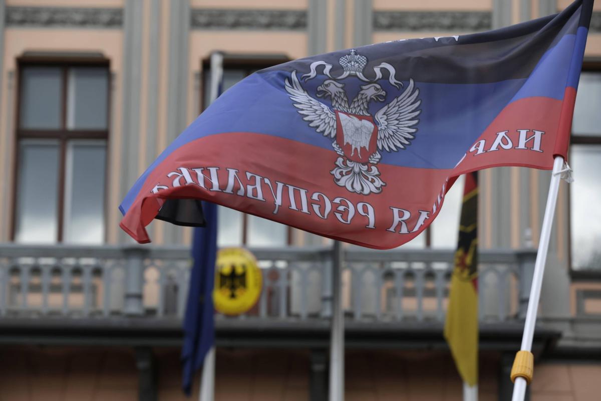 В "ДНР" боевики нещадно штрафуют людей и угрозами выбивают последние деньги В "ДНР" боевики нещадно штрафуют людей и угрозами выбивают последние деньги