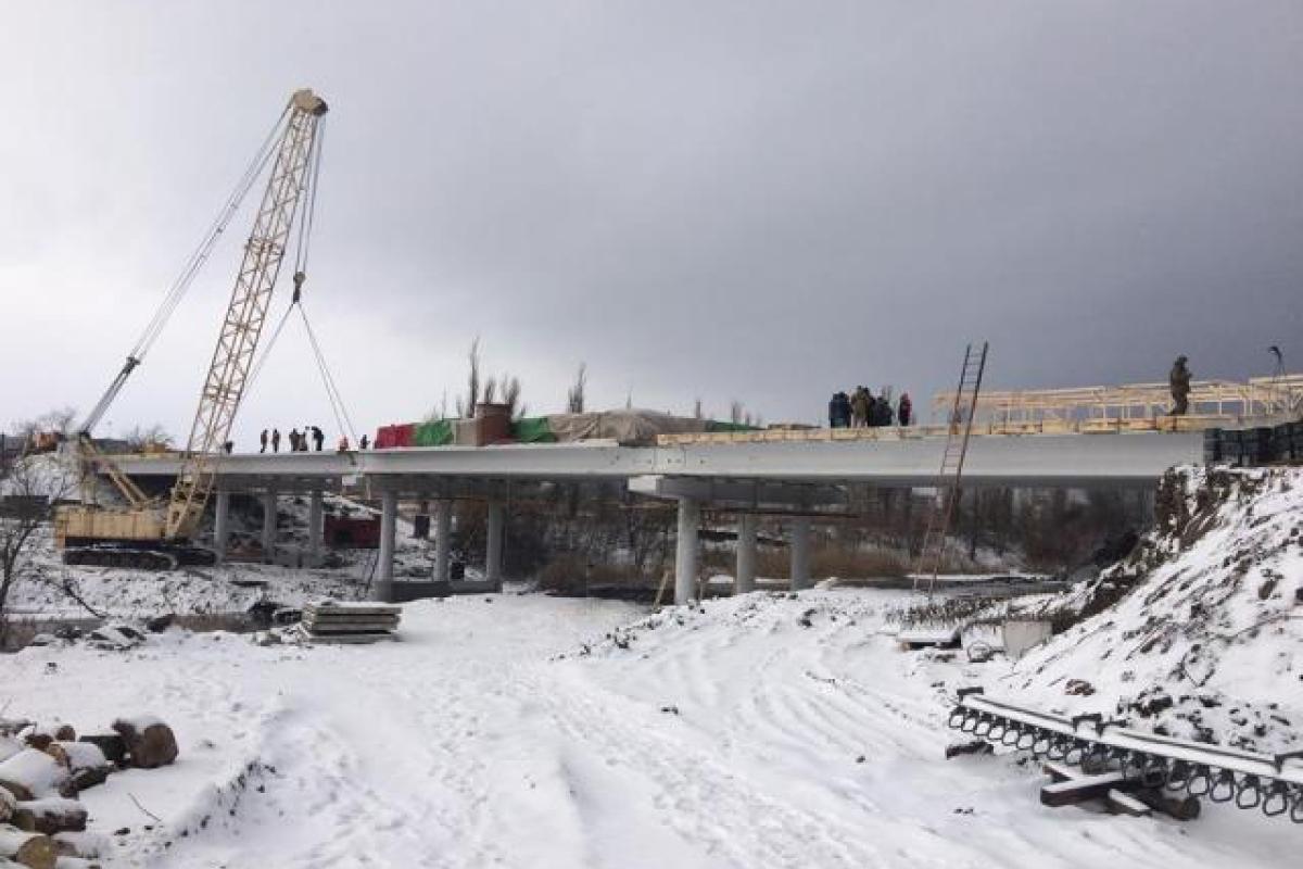 Под Славянском на мосту в Селезневке установили последнее перекрытие - Жебривский