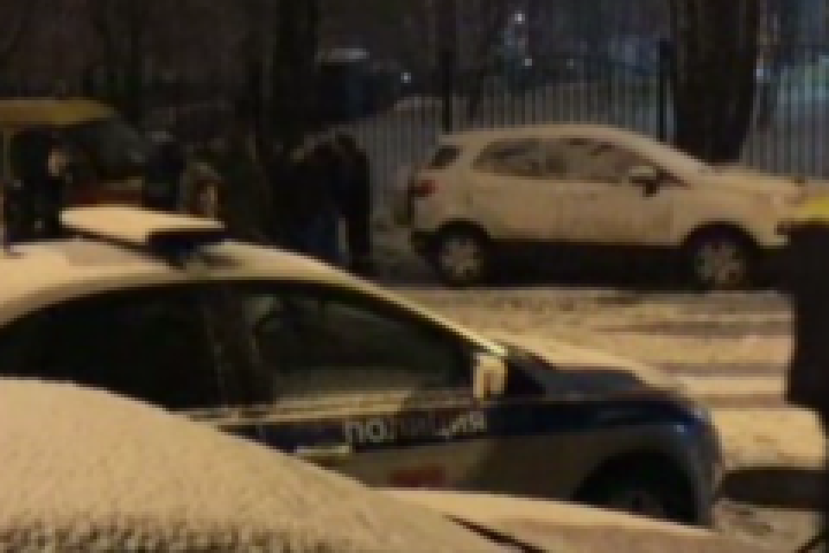 В Москве мужчина ранил 5 людей из охотничьего ружья, стреляя из окна своей квартиры