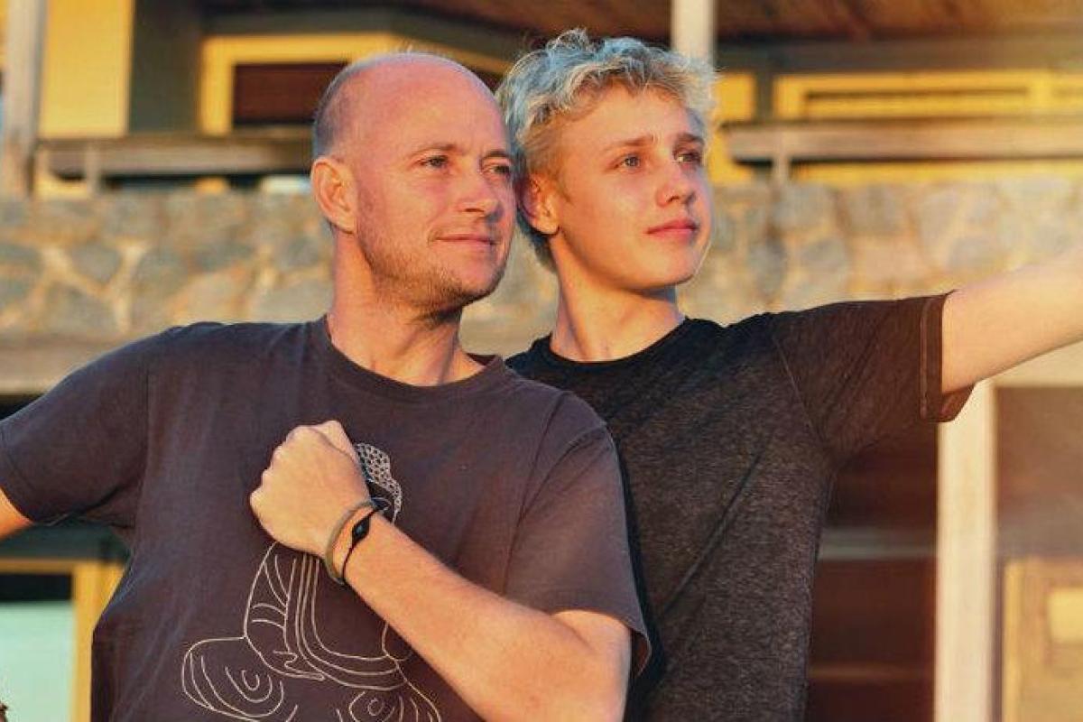 Сын Водяновой проводит зимние каникулы с отцом