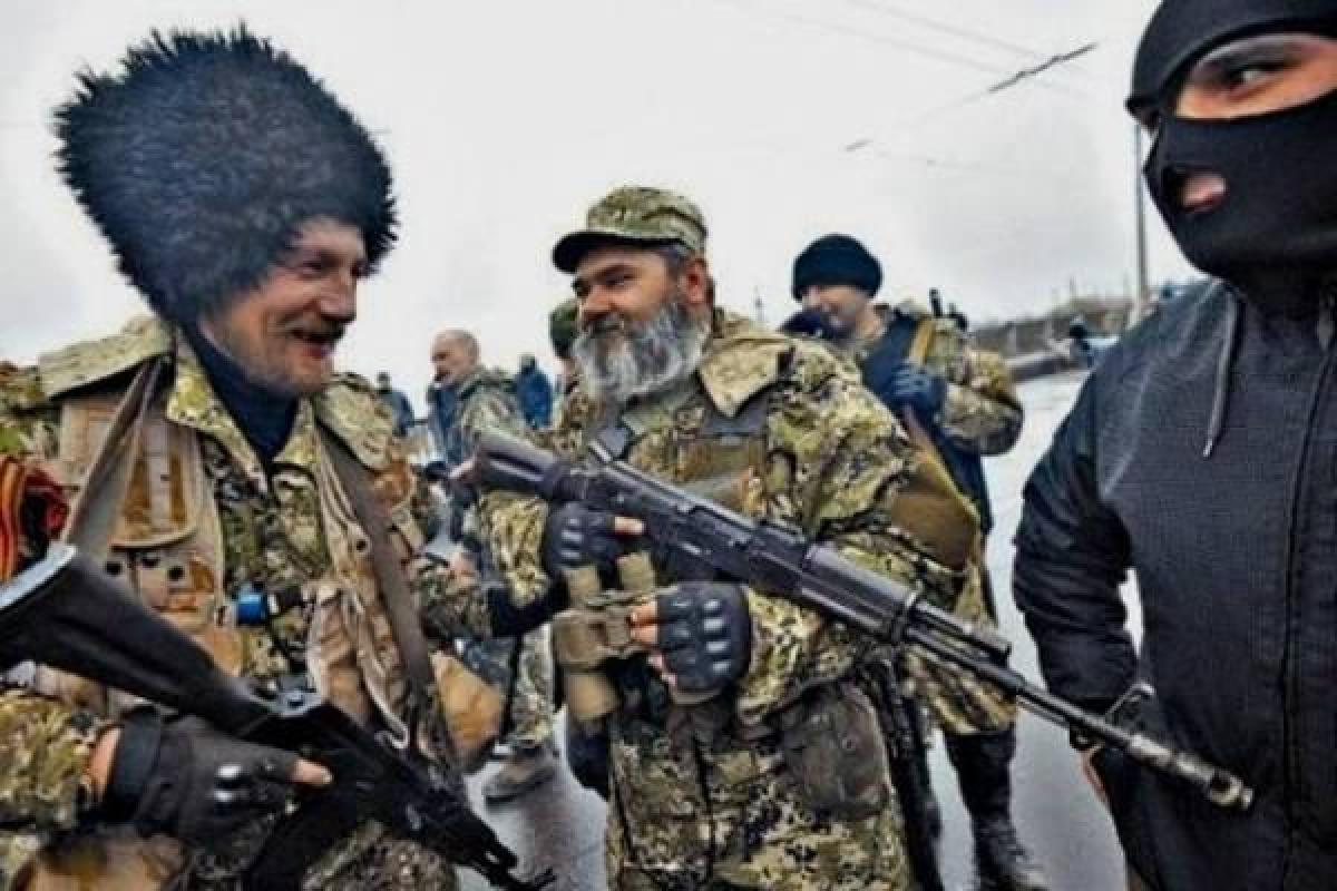 Таможня "ДНР" не пропустила российских казаков, которые везли гуманитарку, пытаясь "отжать" груз