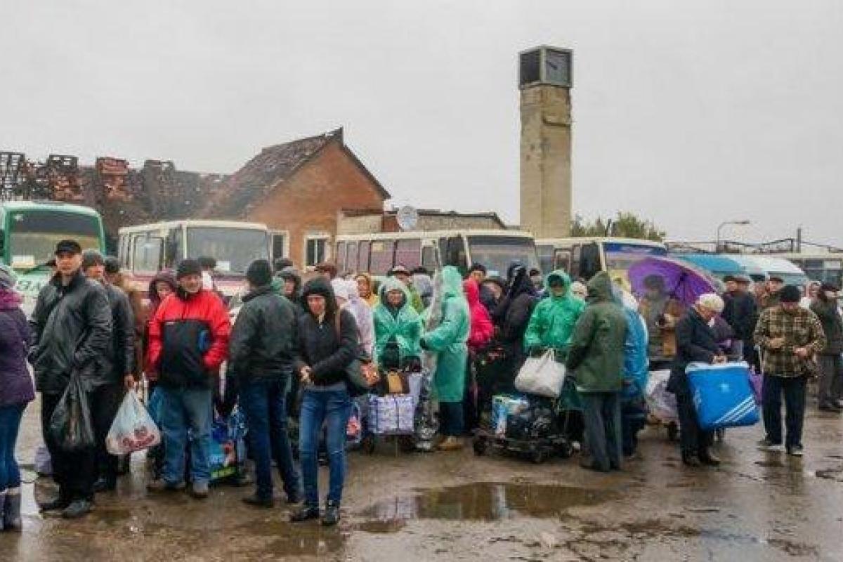 Жительница Луганска: В глазах боевиков люди - простые приспособленцы и отношение к ним соответственное Жительница Луганска: В глазах боевиков люди - простые приспособленцы и отношение к ним соответственное