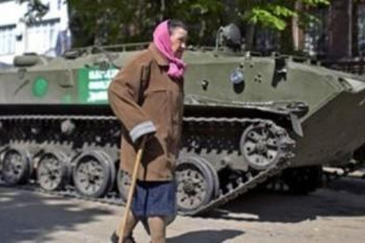 Переселенка с Луганщины: Ужасно больно за стариков, которые остались в оккупированной зоне Переселенка с Луганщины: Ужасно больно за стариков, которые остались в оккупированной зоне
