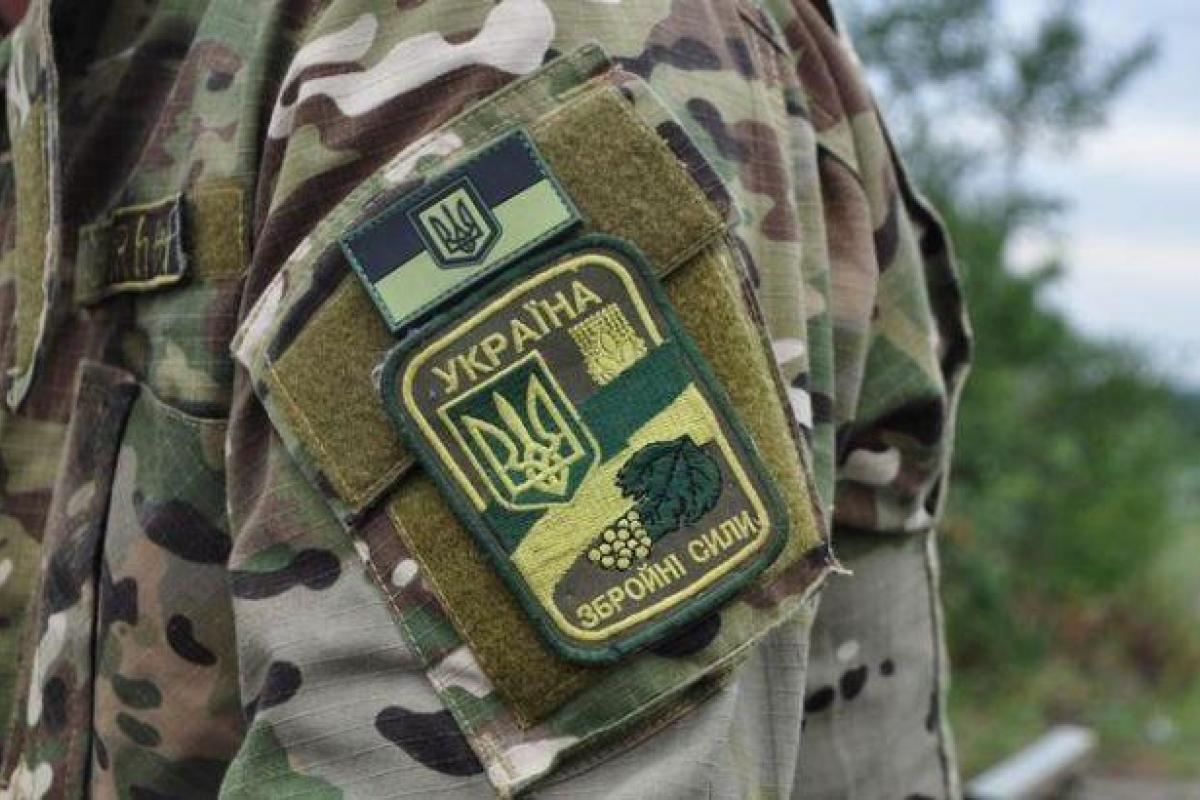 Боец АТО совершил убийство сослуживца и с оружием бежал в "ЛНР" Боец АТО совершил убийство сослуживца и с оружием бежал в "ЛНР"