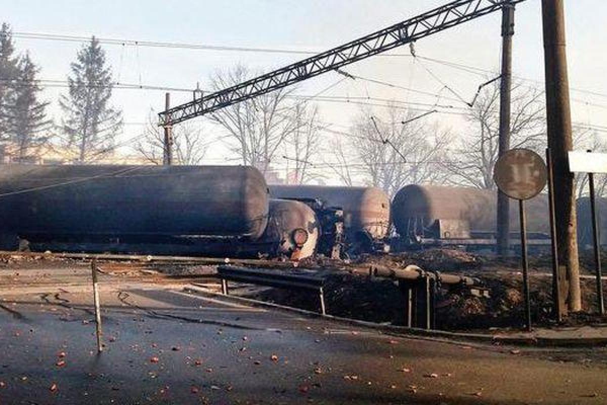 В сети появились новые видео из Болгарии с места масштабного взрыва грузового поезда В сети появились новые видео из Болгарии с места масштабного взрыва грузового поезда
