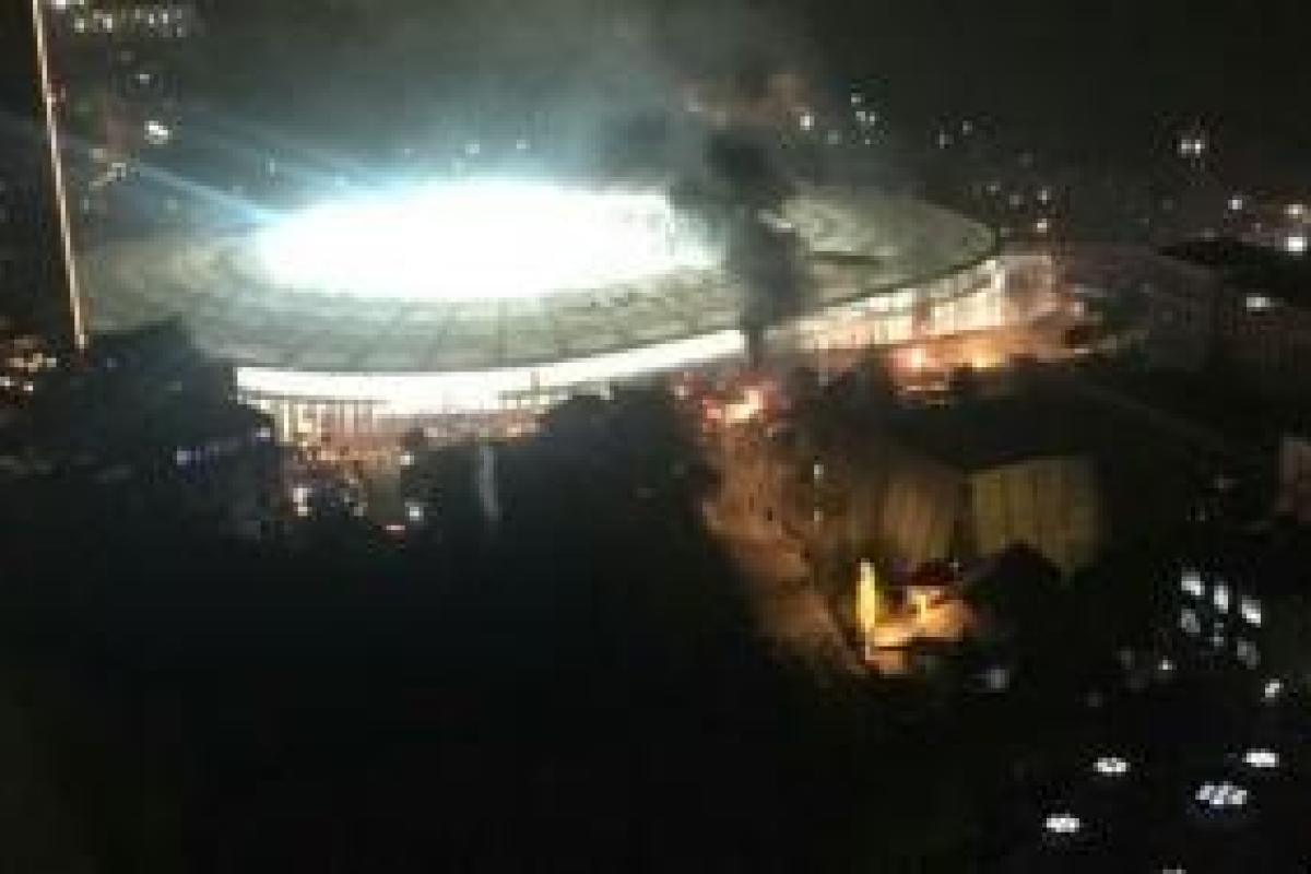 В Стамбуле возле стадиона футбольного клуба "Бешикташ" прогремел сильный взрыв В Стамбуле возле стадиона футбольного клуба "Бешикташ" прогремел сильный взрыв
