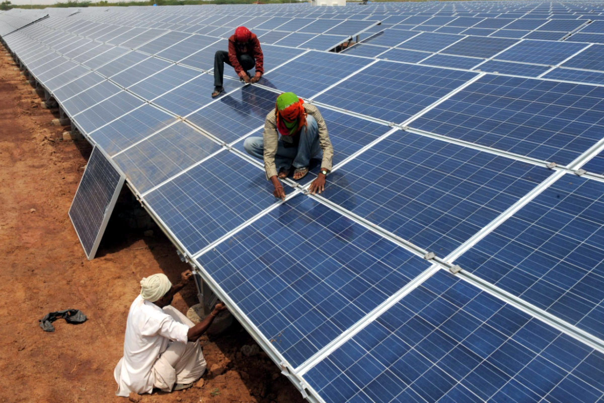 В Индии появилась крупнейшая в мире солнечная электростанция В Индии появилась крупнейшая в мире солнечная электростанция