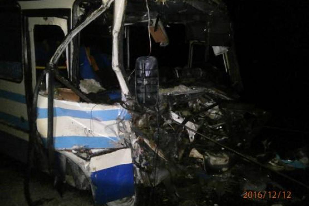 На Львовщине автобус "Эталон" столкнулся с грузовиком: погибли 2 человека, 5 - госпитализированы На Львовщине автобус "Эталон" столкнулся с грузовиком: погибли 2 человека, 5 - госпитализированы