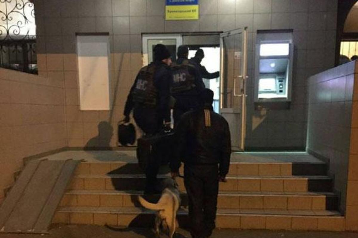 В Краматорске по "горячим следам" задержан "минер" админздания отдела полиции В Краматорске по "горячим следам" задержан "минер" админздания отдела полиции