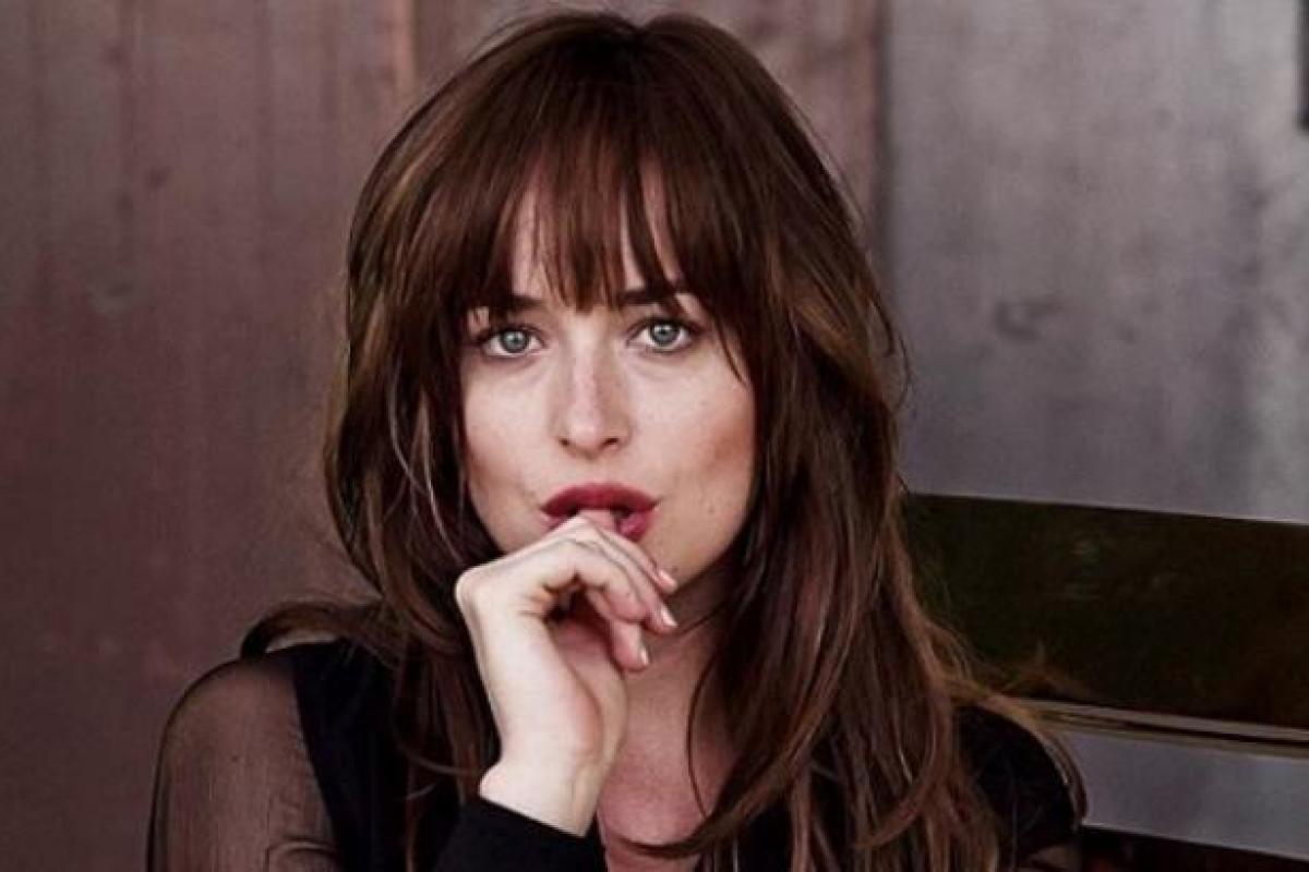 Папарацци "застукали" обнаженную актрису Дакоту Джонсон