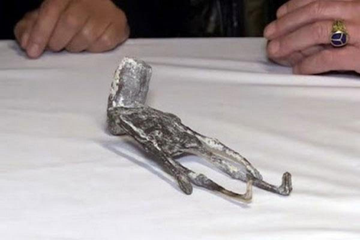 В Перу при исследовании пещер спелеологи обнаружили странные мумифицированные останки В Перу при исследовании пещер спелеологи обнаружили странные мумифицированные останки