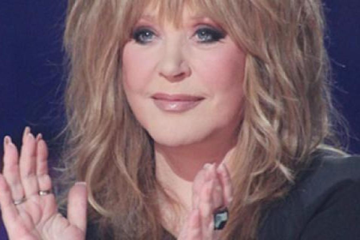 Поклонники Аллы Пугачевой в восторге от стильного молодежного наряда певицы