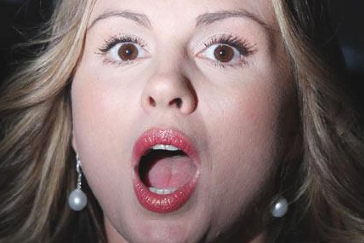 Бюст певицы Анны Семенович чуть не стал предметом разбирательства в суде