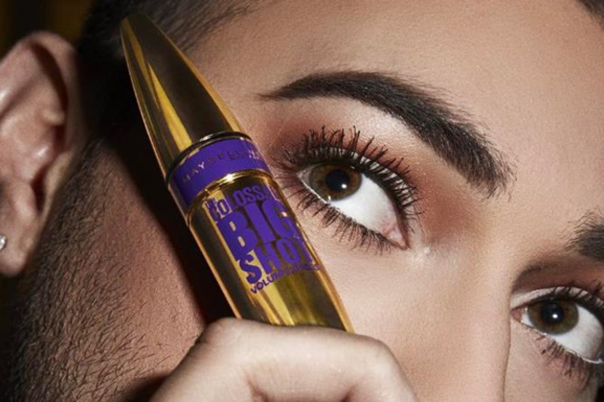 Лицом косметики "Maybelline" впервые стал мужчина